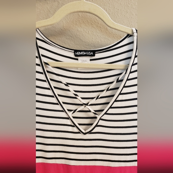 Color Block Cris-cross Top - Picture 3 of 4